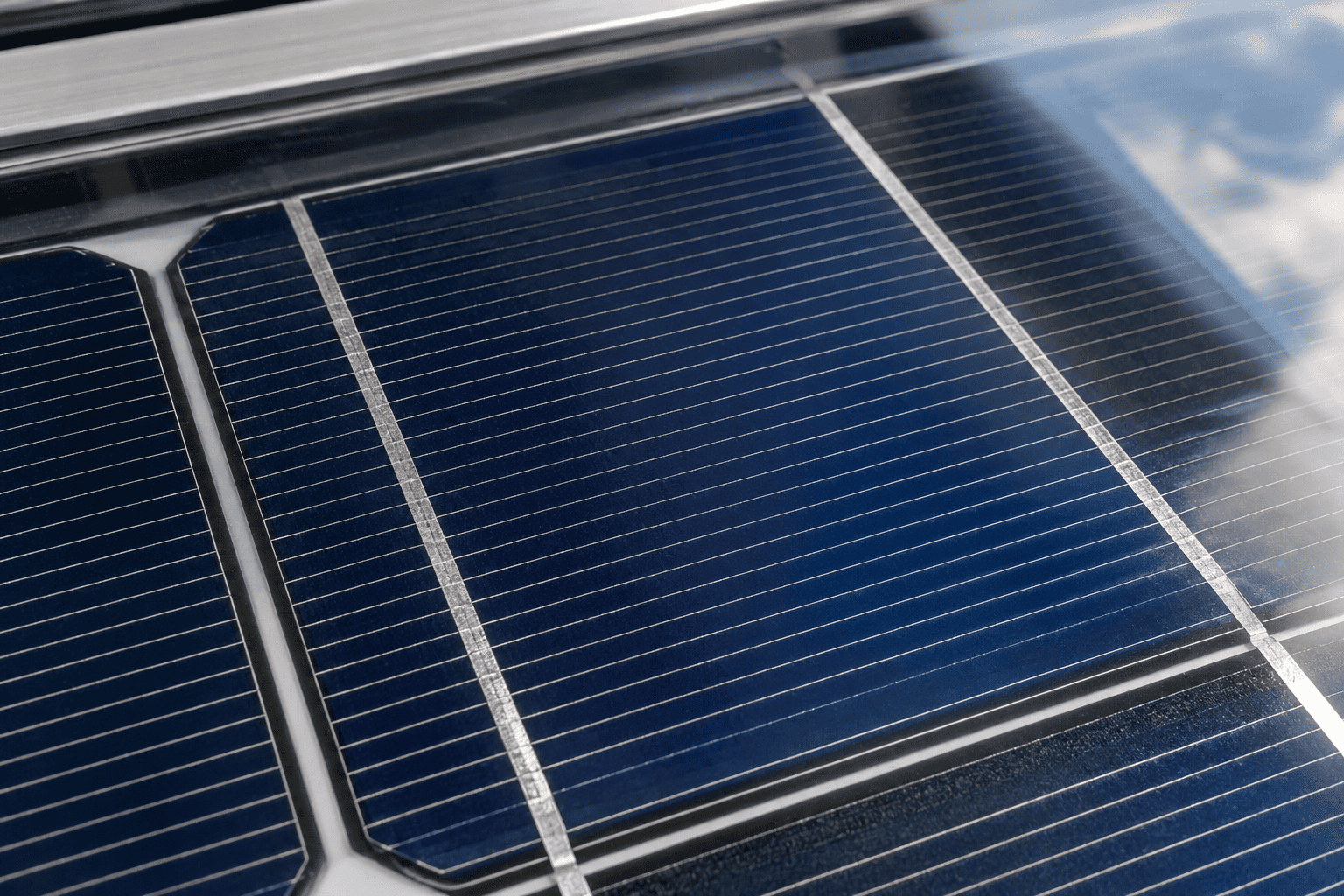 Solar cell manufacturing line